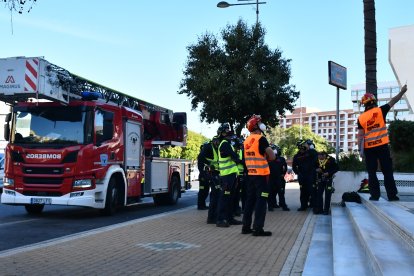 Preparando la parte práctica en la Urbanización de Roquetas de Mar.
