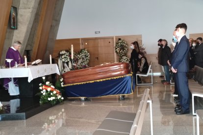 La misa se ha celebrado en la capilla del Tanatorio Sol de Portocarrero.