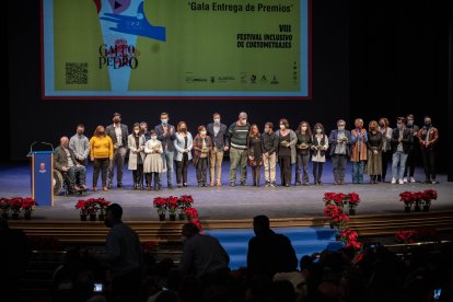El acto reunió a decenas de personas en el Maestro Padilla.