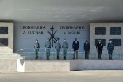 Se rindió los correspondientes honores a los que dieron su vida por España