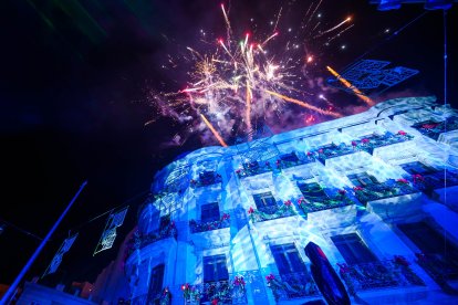 Fuegos artificiales sobre la Casa de las Mariposas.