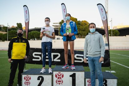 Las campeonas femeninas de la Sub 14 Patricia y Marta