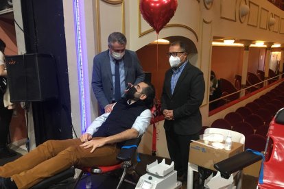 Extracción de sangre al alcalde, Ramón Fernández-Pacheco.