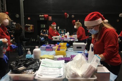 Un escenario lleno de sanitarios y donantes almerienses.