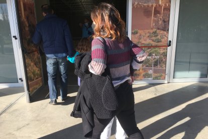 Llegada de niños para vacunarse.