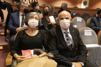 Nicolás Castillo, presidente de la Federación de Carnaval, junto a su señora.