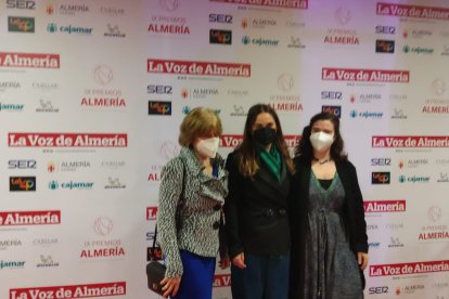 Pilar Santorromán, Isabel María Mendizábal y Laura Martínez.