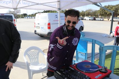 Ha estado amenizado con la música del conocido DJ Fixi.