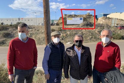 Visita para examinar las obras.