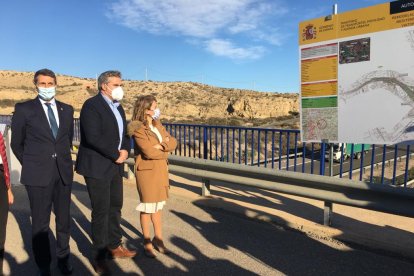 Escuchando explicaciones técnicas del proyecto del enlace A7-A92.