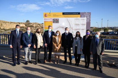 Foto de familia al acabar el acto.