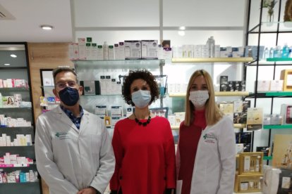 La cesta de la farmacia de Eduardo Morcillo en Benahadux fue para María Isabel Abad Pardo.