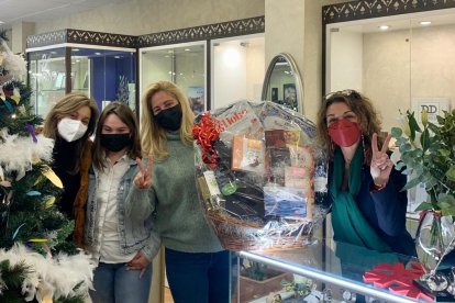 Las ganadoras del premio de Joyería Esencia.