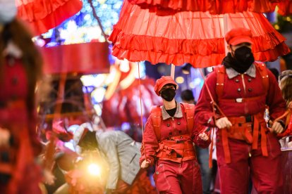 La ilusión se transformó en caramelos, bailes y teatralidad delante de los Reyes Magos.