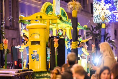 Los buzones amarillos de Correos, en el regreso de la Cabalgata.