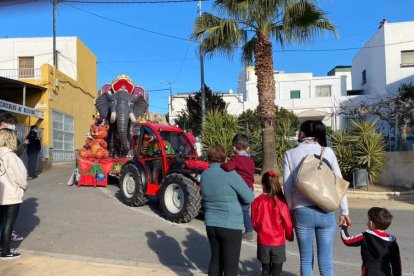 Sus Majestades visitando los barrios de Berja esta mañana.