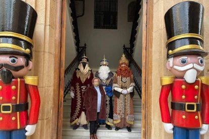 Encuentro de los Reyes Magos con las autoridades de Vera, que le hicieron entrega a Sus Majestades de la llave de la ciudad para dejar los regalos en cada casa.