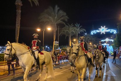La Cabalgata de los Reyes Magos por las calles de Roquetas de Mar.