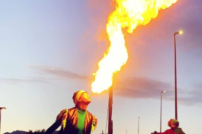 Espectáculo de fuego en las calles de Níjar.
