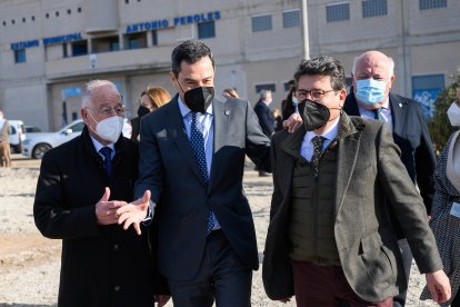 Entrando en la explanada donde se construirá el Hospital de Roquetas.