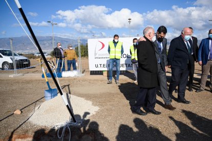 Se llegó al final del acto y las autoridades se quedaron conversando unos minutos.