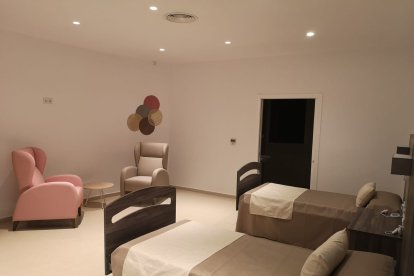 Una de las habitaciones dobles del centro geriátrico