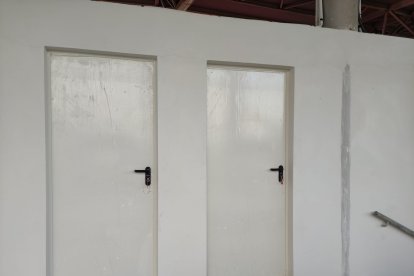 La pintura de las puertas está lista.