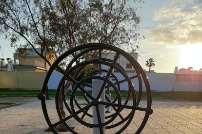 Uno de los aparatos de gimnasia instalado recientemente en la Urba.