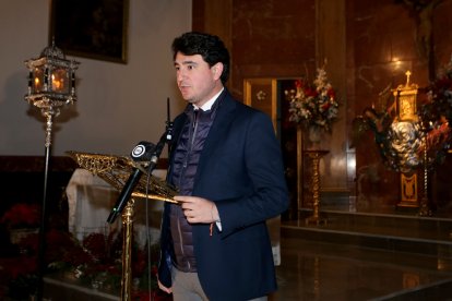 Andrés Torrejón transmitió el espíritu que le ha llevado a realizar el cartel del retorno de las cofradías a las calles.
