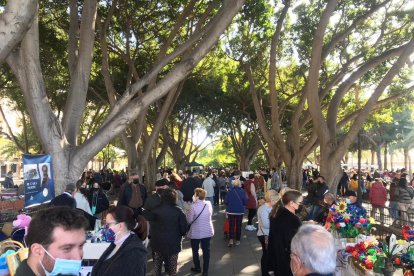 Mucha gente ha pasado el sábado en el rastro.