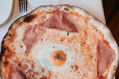 Pizza Bismark de La Tagliatella.