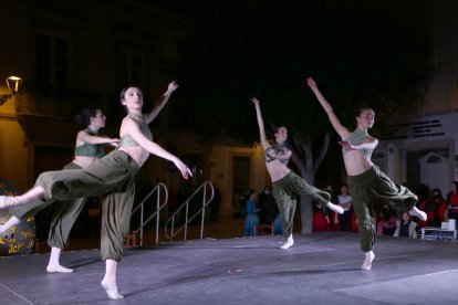Mar Gutiérrez, Mar Rigaud, Claudia Ruiz y Maite Yélamos recrearon la serie Juego de Tronos.