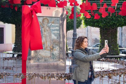 \\\'Selfies\\\' en el escenario del amor del centro de Almería.