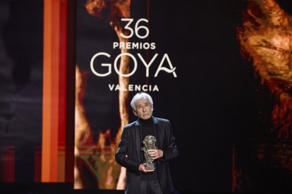 José Sacristán recibe el Goya de Honor a su carrera.