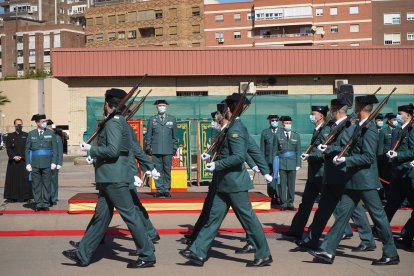 Desfile ante los mandos