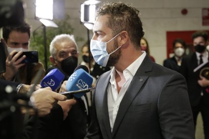 David Bisbal. protagonista de la gala Sabores Almería atendiendo a la prensa