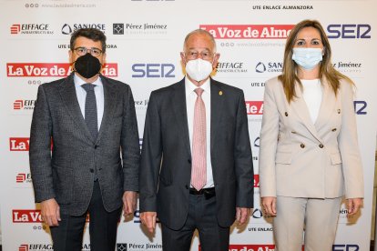 Juan José Matarí, Gabriel Amat y Rocío Sánchez.