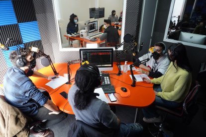 Estudio de radio en las nuevas instalaciones de EISO.