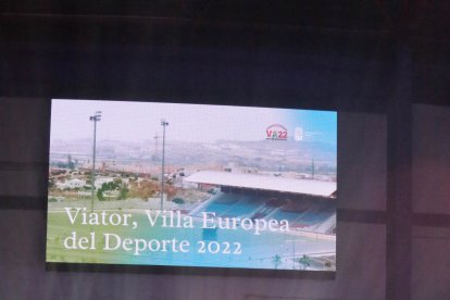 A lo largo de la gala se proyectaron diversos vídeos del municipio y de la consecución de Viator como Villa Europea del Deporte 2022.