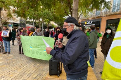 Manuel Pérez Sola, de Equo, ha leído un manifiesto.