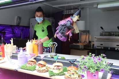 Las foodtrucks disponen de todo lo necesario para elaborar una comida rápida y sabrosa.