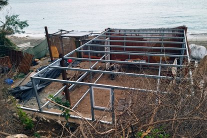 Construcciones ilegales en la Cala de San Pedro