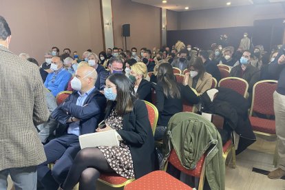 Un receso antes de los discursos oficiales.