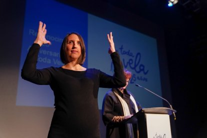 Intérprete de lenguaje de signos durante la gala.