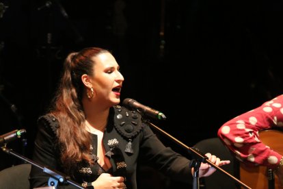 Ana Mar puso la fuerza de su voz en el cuadro flamenco.