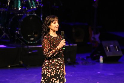 María Jesús Recio, periodista de Canal Sur RTV, puso su cálida voz al servicio de la gala como presentadora de la misma.