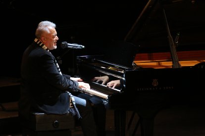Marcel Arnalot tenía previsto acompañar a Diego Cruz, pero actuó en solitario.