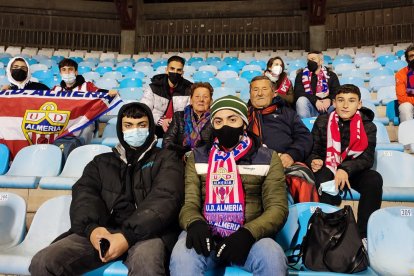 Los aficionados del Almería en La Romareda.