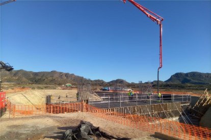 Hormigonado/cimentación de un paso superior en Pulpí-Vera.