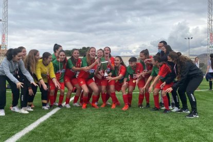 Las jugadoras del Pavía celebrando.